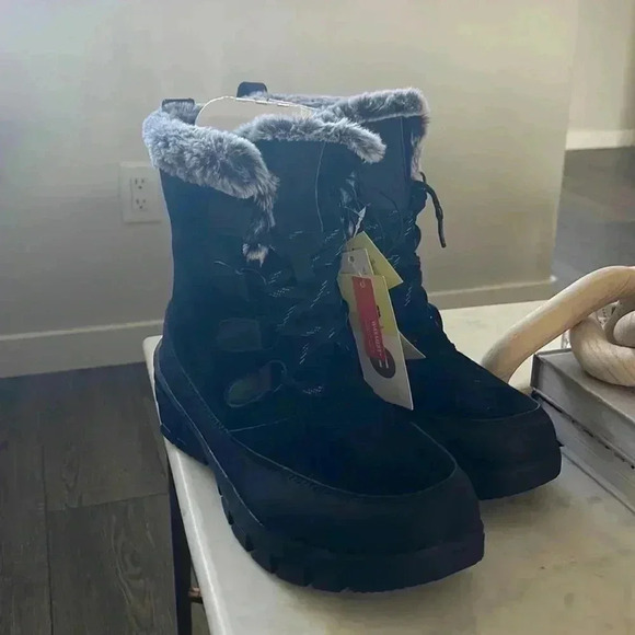 NWT All In Motion Womens Winter Boots - Picture 2 of 4